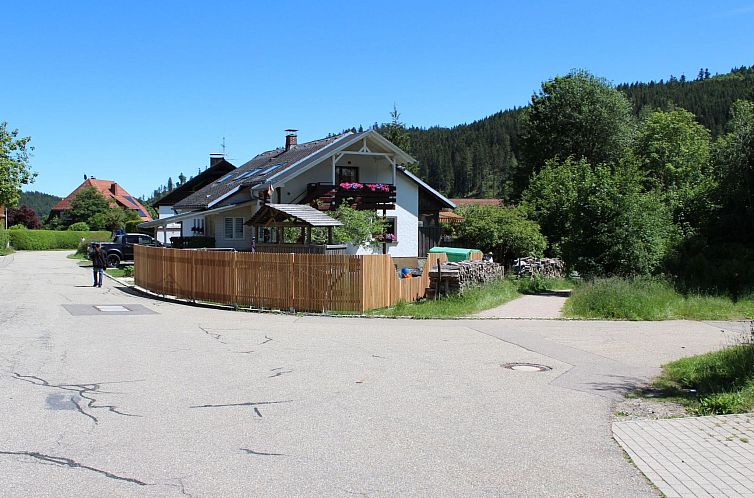 Appartement Haus Maria Hochschwarzwald, Garten umzäunt, Wal