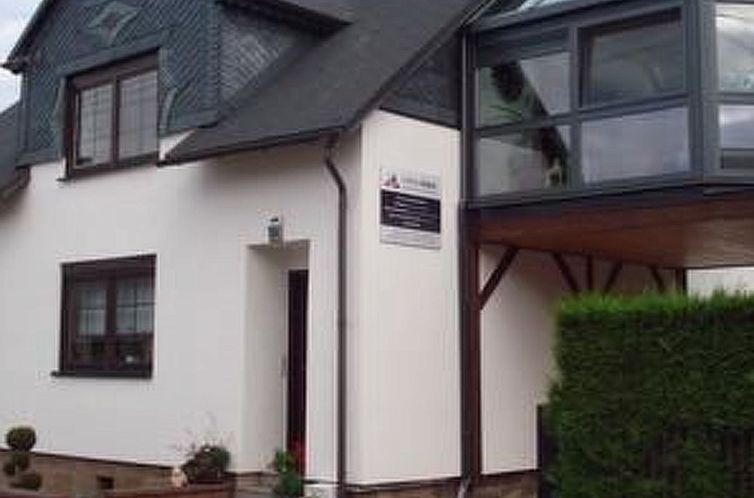 Appartement Helle Wohnung in Frankenhain mit Grill