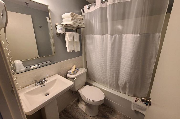 Hampton Village Inn
