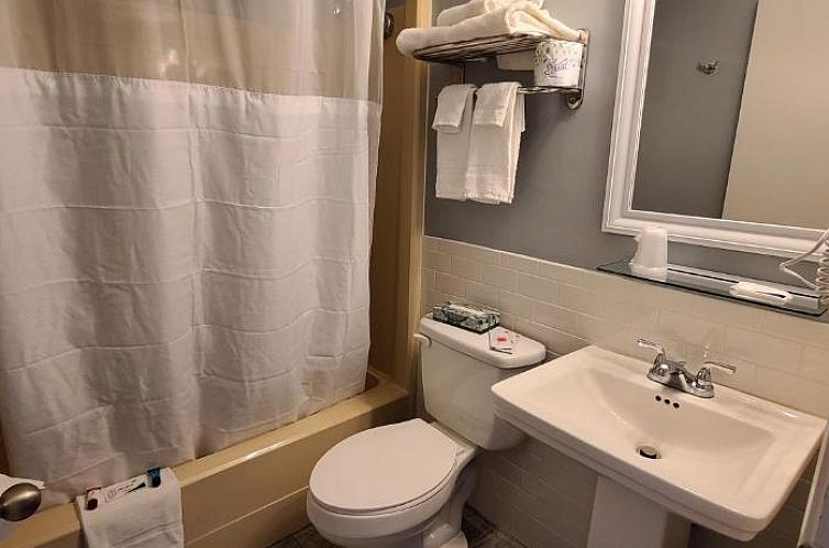 Hampton Village Inn