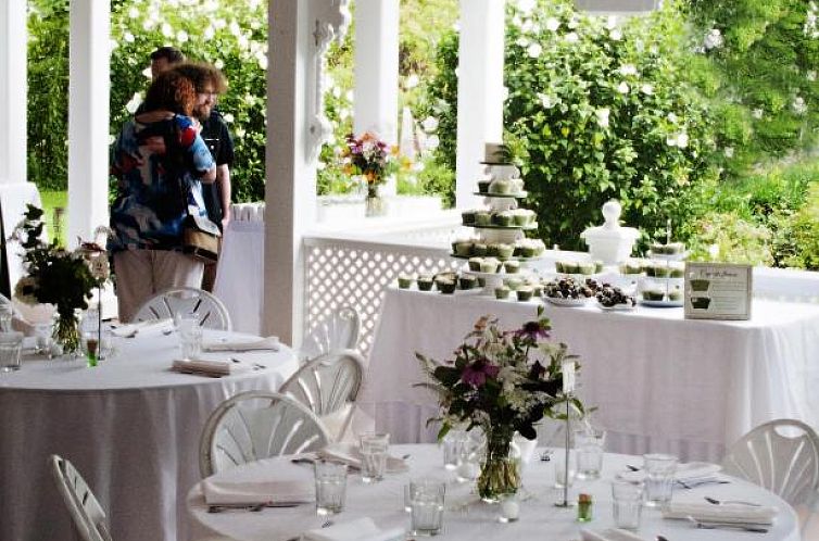 The Victoria Inn Bed & Breakfast and Pavilion