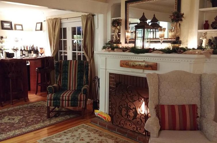 The Victoria Inn Bed & Breakfast and Pavilion