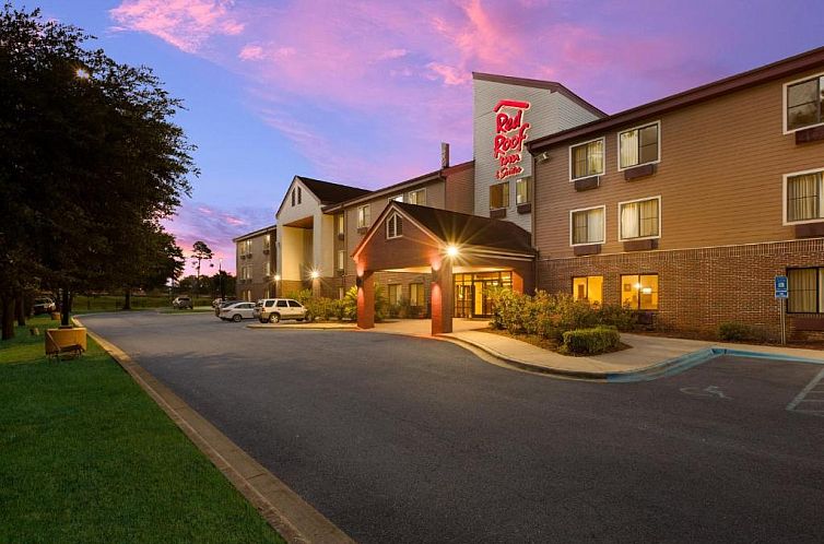 Red Roof Inn & Suites Savannah Airport