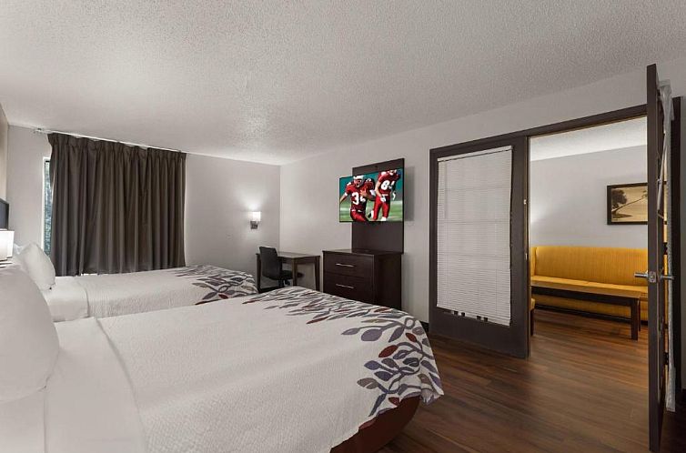 Red Roof Inn & Suites Savannah Airport