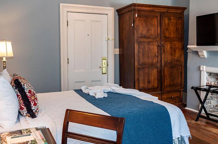 The Marshall House, Historic Inns of Savannah Collection