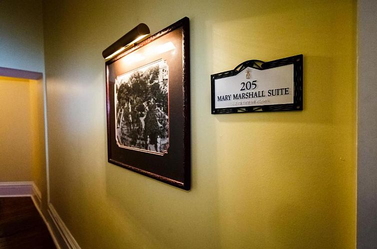 The Marshall House, Historic Inns of Savannah Collection