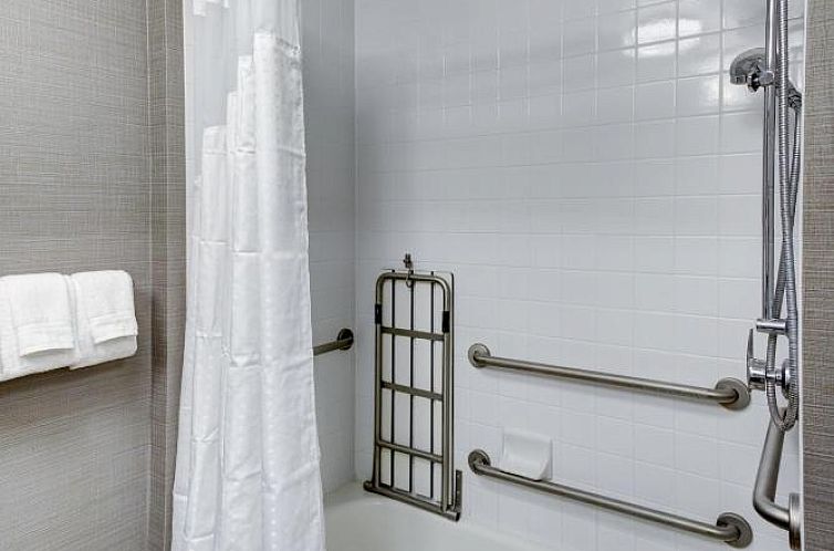 Holiday Inn Savannah Historic District, an IHG Hotel