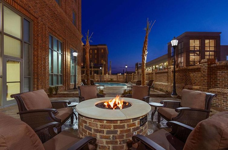 Embassy Suites Savannah Historic District