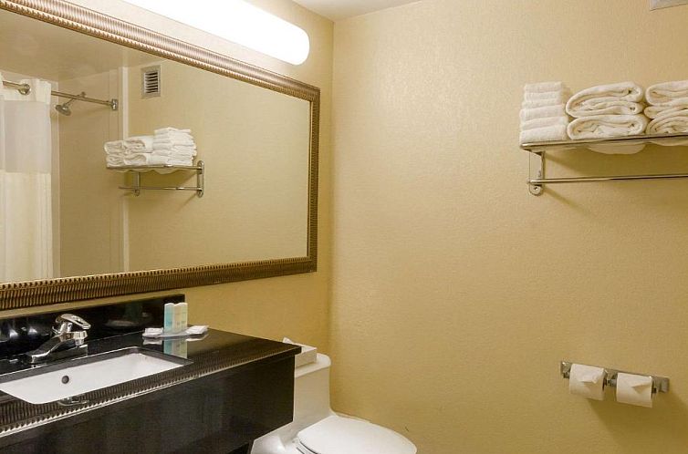 Clarion Inn & Suites Miami International Airport
