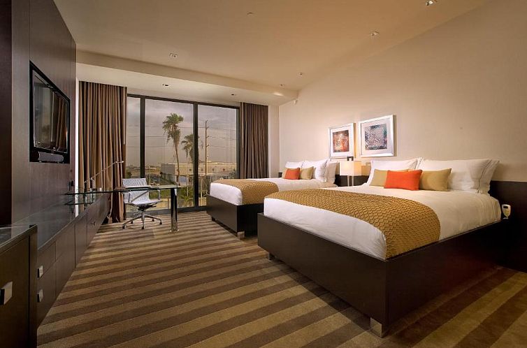 EB Hotel Miami Airport