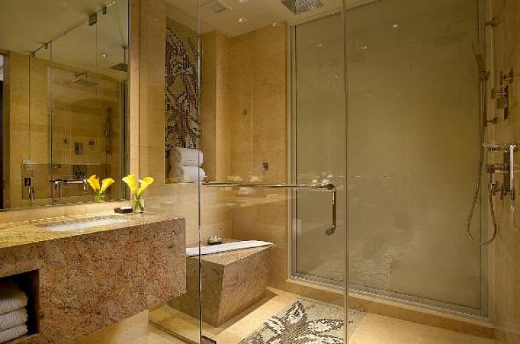 EB Hotel Miami Airport