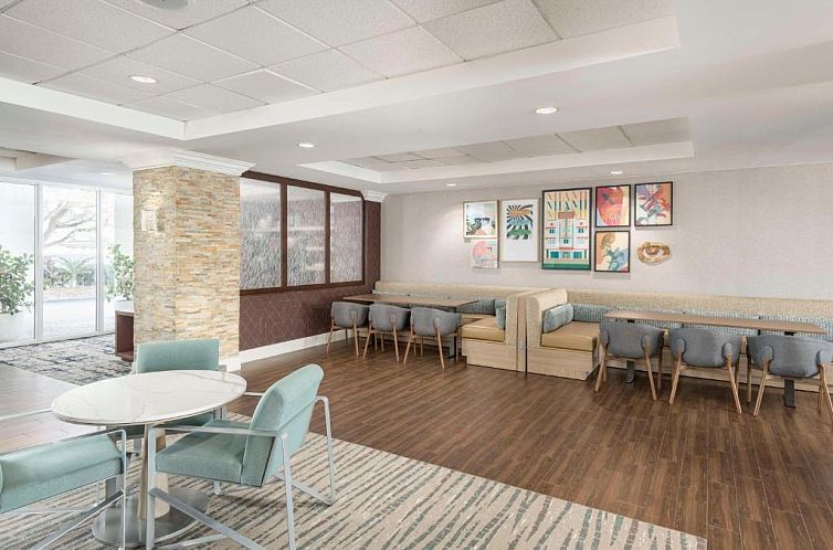 Homewood Suites Miami Airport/Blue Lagoon