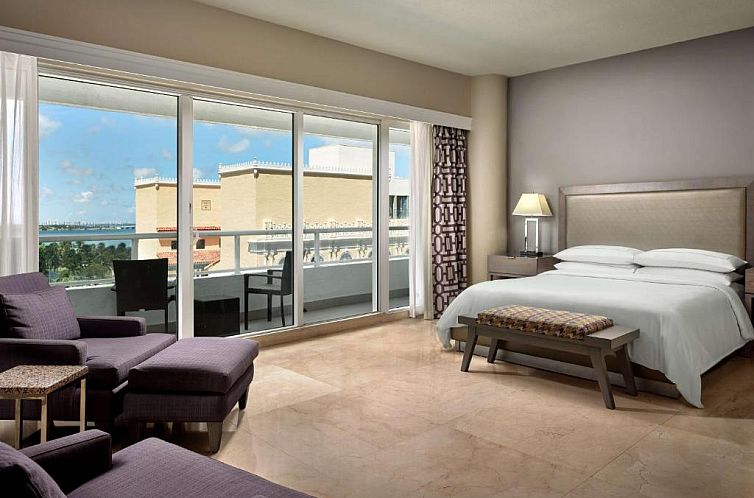 DoubleTree by Hilton Grand Hotel Biscayne Bay