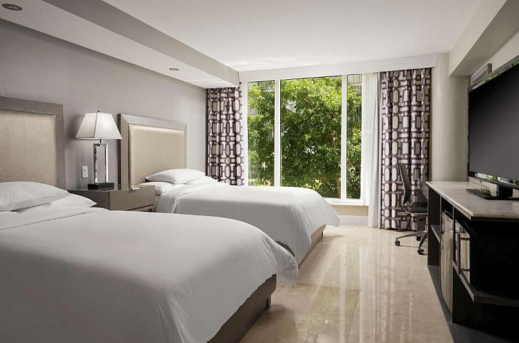DoubleTree by Hilton Grand Hotel Biscayne Bay