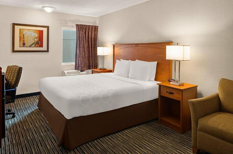 Magnuson Hotel Detroit Airport