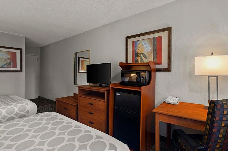 Magnuson Hotel Detroit Airport