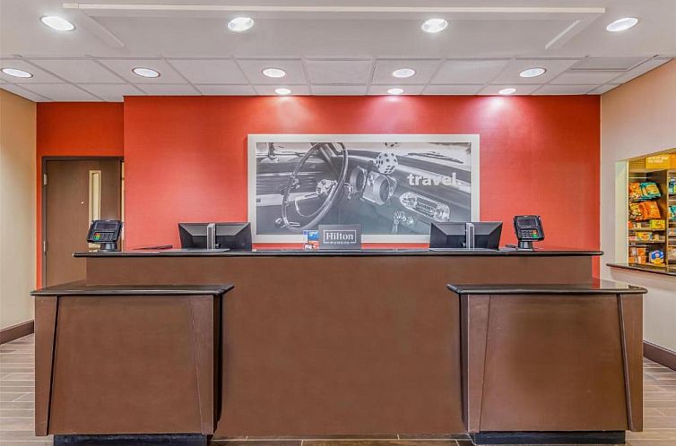 Hampton Inn & Suites Detroit/Airport Romulus