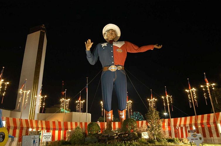 Embassy Suites Dallas - Market Center