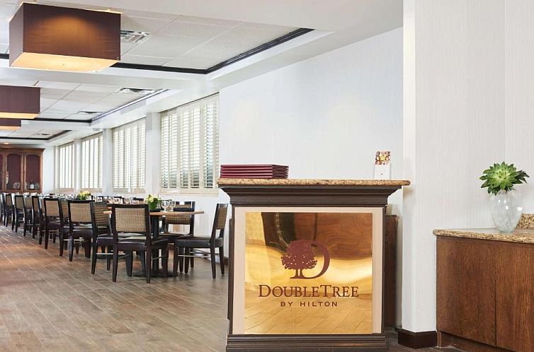 DoubleTree by Hilton Dallas Market Center