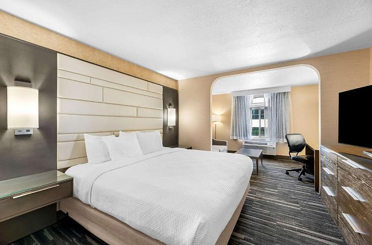 Best Western Plus Abbey Inn