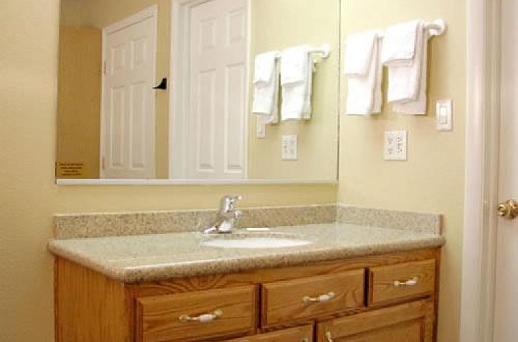 Coronada Inn & Suites