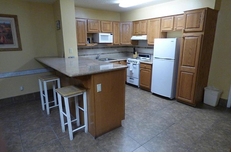 Coronada Inn & Suites