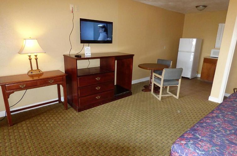 Economy Inn & Suites