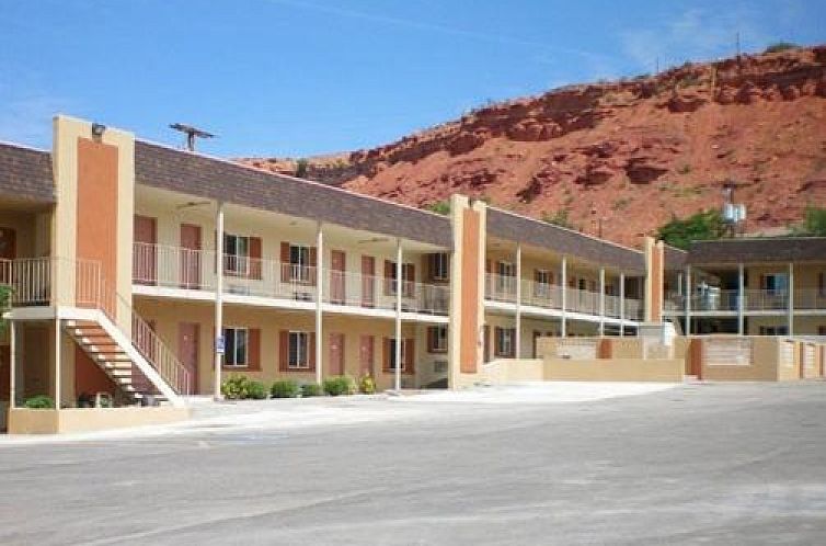 Economy Inn & Suites