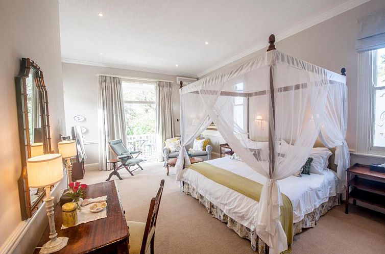 Hacklewood Hill Country House