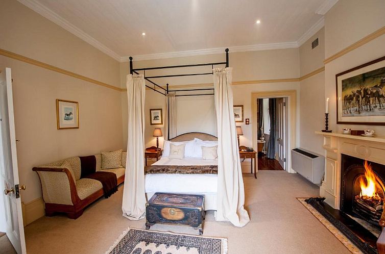 Hacklewood Hill Country House