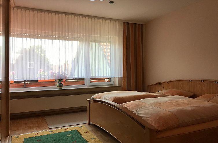 Appartement Freistehendes Ferienhaus mit Südbalkon