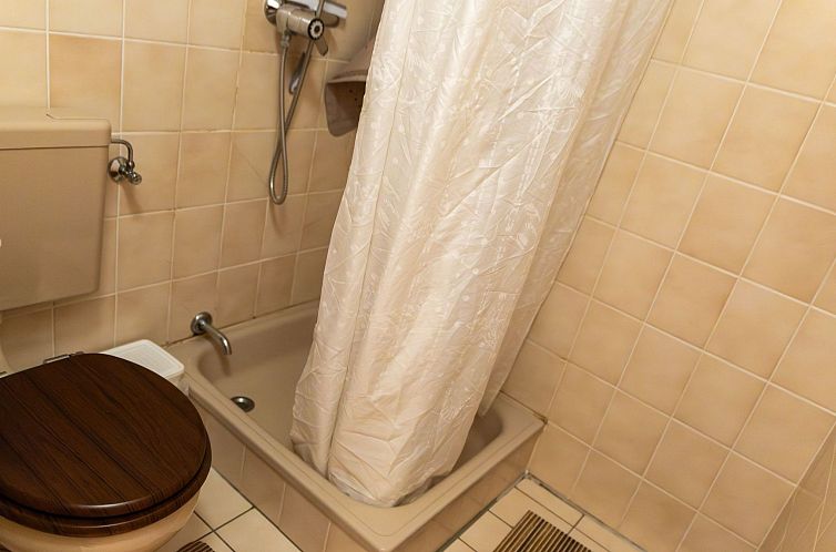 Appartement mit zwei Schlafzimmern und Balkon