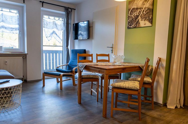 Appartement mit zwei Schlafzimmern und Balkon