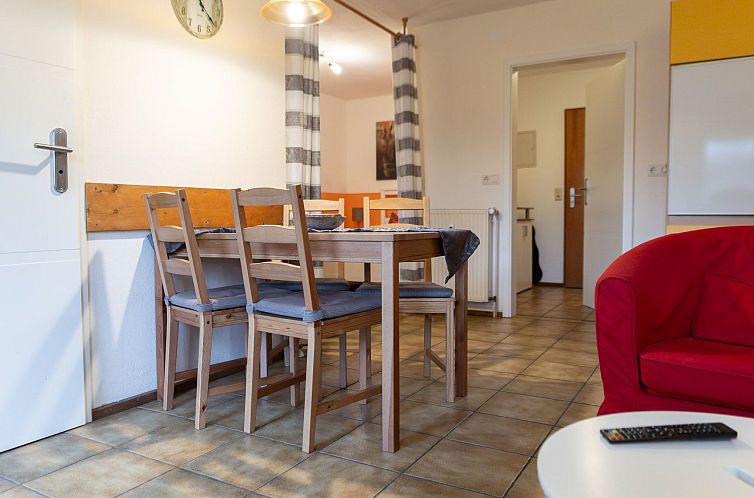 Appartement mit Balkon und Geschirrspülmaschine