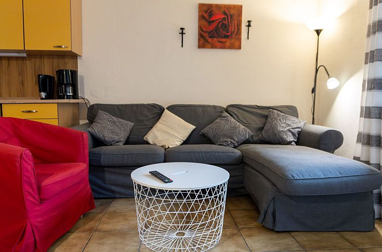 Appartement mit Balkon und Geschirrspülmaschine