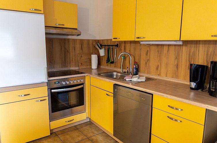 Appartement mit Balkon und Geschirrspülmaschine