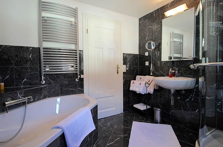 Appartement Wohnung in Breitenau mit Kleinem Garten