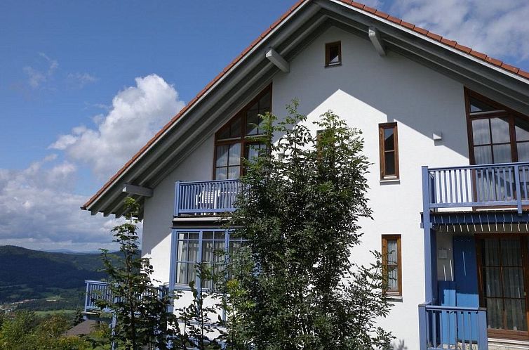 Appartement mit Balkon und Bergblick