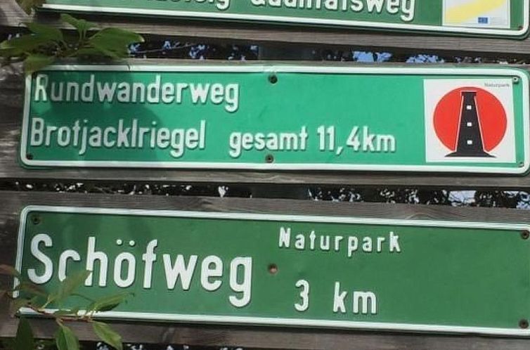 Appartement mit Balkon und Bergblick