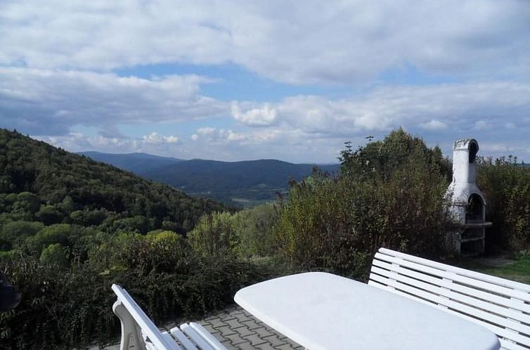 Appartement mit Balkon und Bergblick