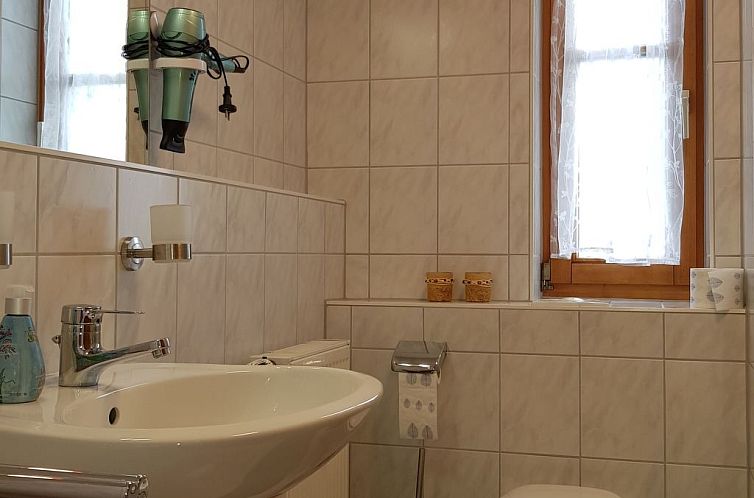 Appartement Charmante Wohnung in Langfurth mit Kleinem Balko