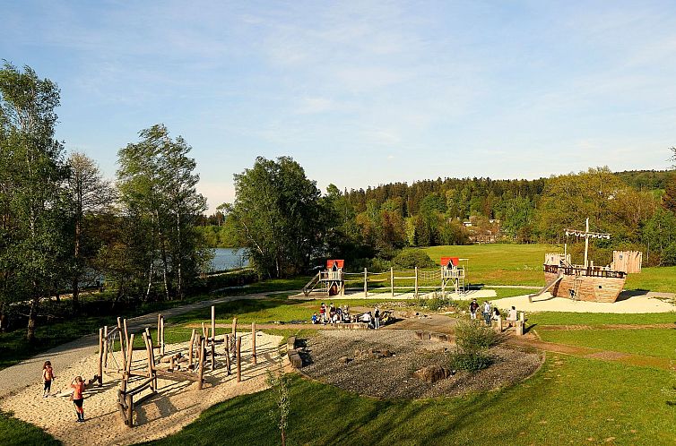 Vakantiehuis in Waldkirchen mit Garten und Seeblick