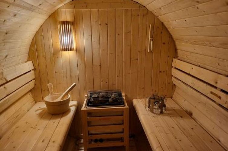 Vakantiehuis Haus am See mit Fasssauna, Liegewiese und Grill