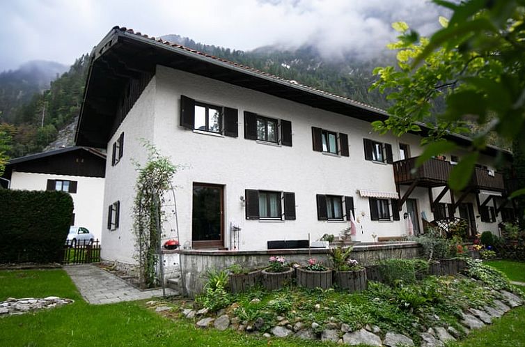 Vakantiehuis Huisje in Oberammergau, Beieren, Duitsland, met prachtige bergomgeving.