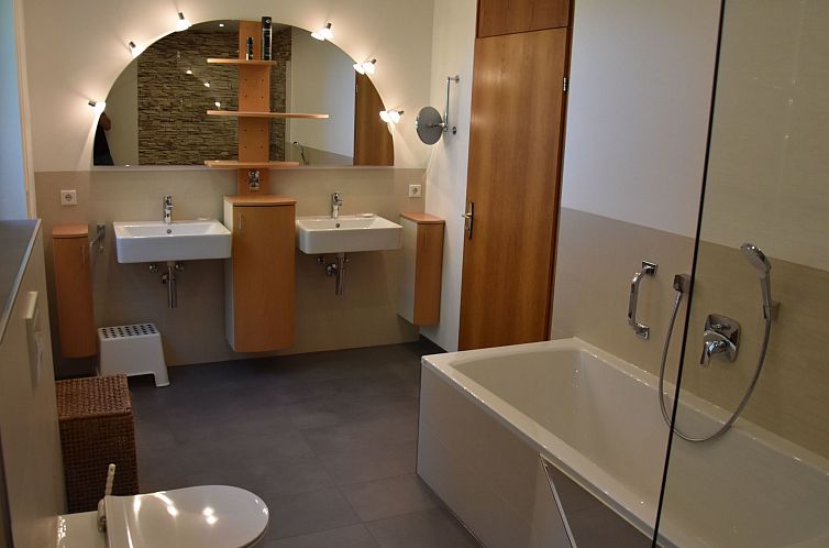 Vakantiehuis Auszeitoase Freystadt - Park, Billard, Sauna, K