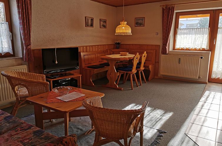 Appartement mit komplett eingerichteter Küchenzeile im Wohn