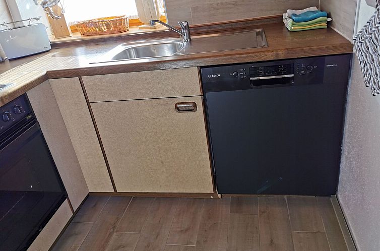 Appartement mit komplett eingerichteter Küchenzeile im Wohn