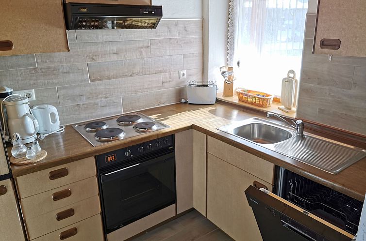 Appartement mit komplett eingerichteter Küchenzeile im Wohn