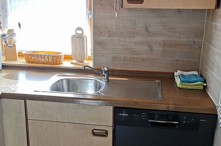 Appartement mit komplett eingerichteter Küchenzeile im Wohn