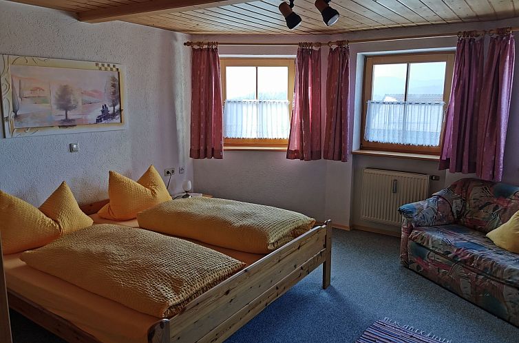 Appartement mit komplett eingerichteter Küchenzeile im Wohn